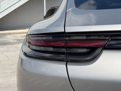 2019 Porsche Panamera — photo 10 view