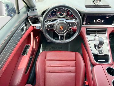 2019 Porsche Panamera — photo 16 view