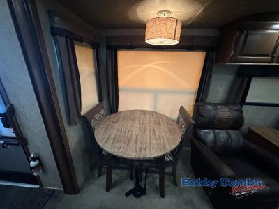 2016 Keystone RV Montana - Photo 13