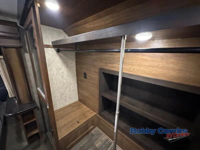 2016 Keystone RV Montana - Photo 25
