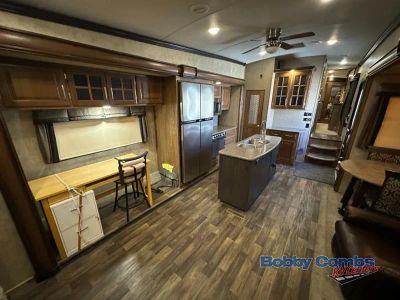 2016 Keystone RV Montana - Photo 5