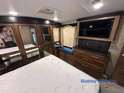 2016 Keystone RV Montana - Photo 21