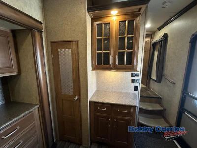 2016 Keystone RV Montana - Photo 7