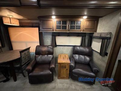 2016 Keystone RV Montana - Photo 12