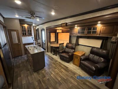 2016 Keystone RV Montana - Photo 6