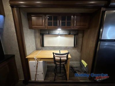 2016 Keystone RV Montana - Photo 10