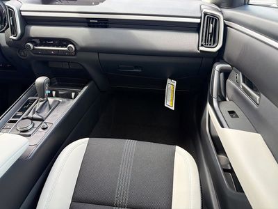 2026 Mazda CX-50 - Photo 18