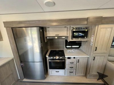 2025 Coachmen RV Catalina Destination Series - Photo 12