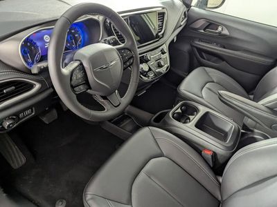 2026 Chrysler Pacifica - Photo 11