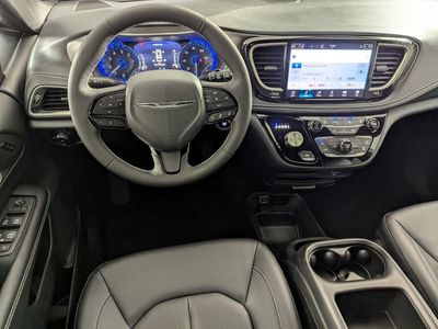 2026 Chrysler Pacifica - Photo 13