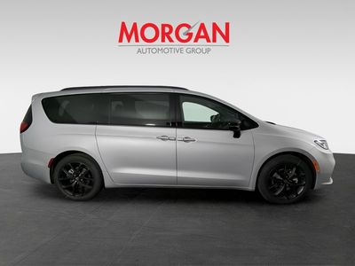 2026 Chrysler Pacifica - Photo 4