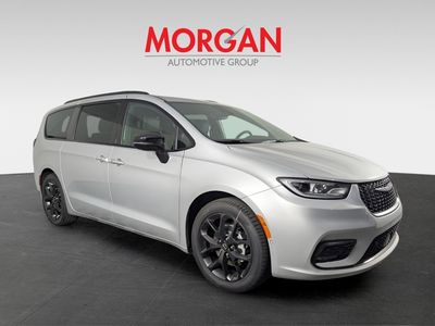 2026 Chrysler Pacifica - Photo 2