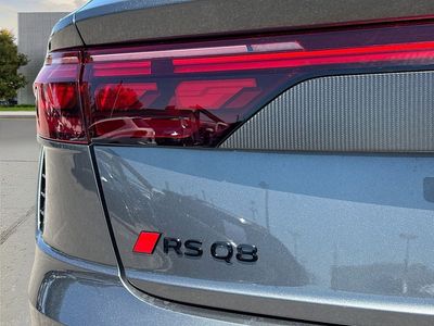 2026 Audi RS Q8 - Photo 10