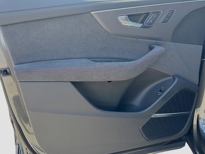 2026 Audi RS Q8 - Photo 21
