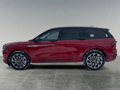 2026 Lincoln Nautilus — side profile view