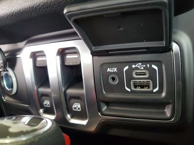 2026 Jeep Wrangler — photo 29 view