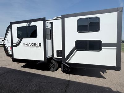 2026 Grand Imagine XLS — detail view