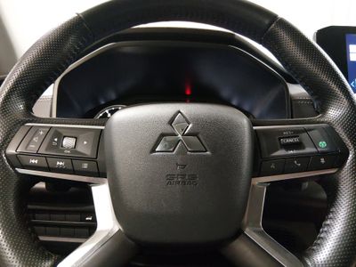 2024 Mitsubishi Outlander - Photo 12