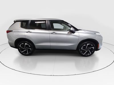 2024 Mitsubishi Outlander - Photo 8