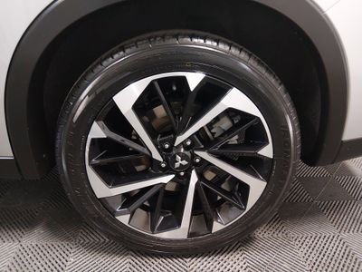2024 Mitsubishi Outlander - Photo 10