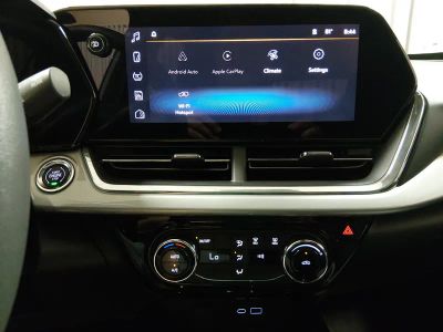 2025 Chevrolet Trax - Photo 17