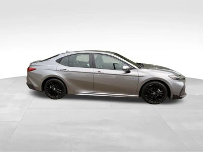 2025 Toyota Camry — photo 9 view