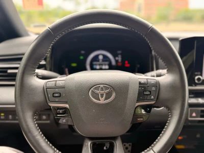 2025 Toyota Camry — photo 25 view