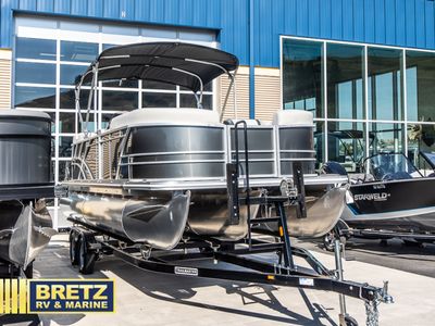 2026 Sylvan 822 — front three-quarter view