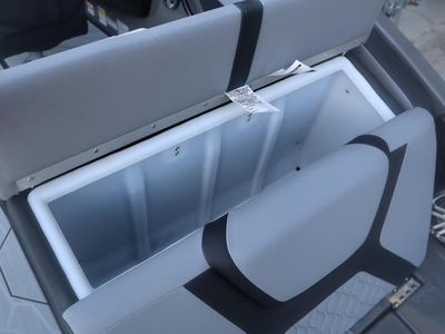 2025 Yamaha Boats 222XE - Photo 21