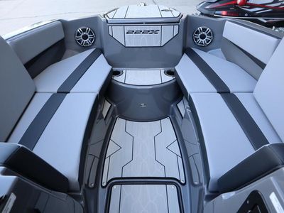 2025 Yamaha Boats 222XE - Photo 14