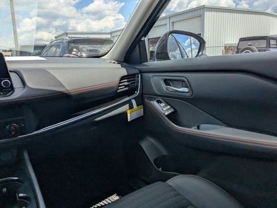 2026 Nissan Rogue — photo 17 view