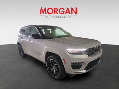 2025 Jeep Grand Cherokee — side profile view