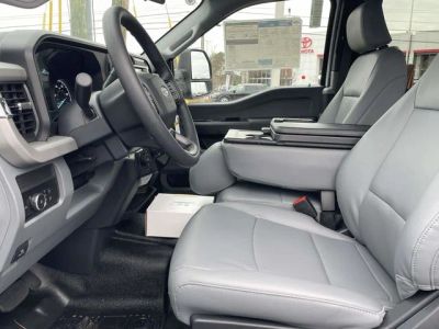 2026 Ford F-350SD — photo 13 view