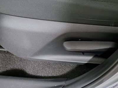 2024 Toyota RAV4 - Photo 13