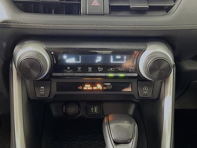2024 Toyota RAV4 - Photo 22