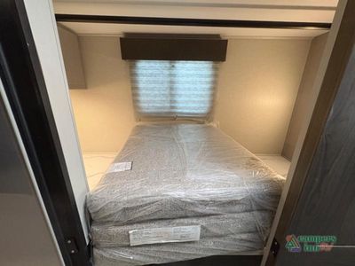 2026 Coachmen RV Entourage - Photo 35