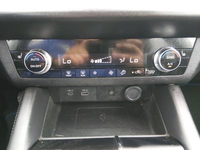 2024 Mitsubishi Outlander Plug-In Hybrid — photo 19 view