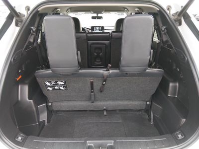 2024 Mitsubishi Outlander Plug-In Hybrid — photo 11 view