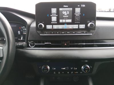 2024 Mitsubishi Outlander Plug-In Hybrid — photo 21 view