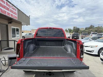 2005 Dodge Ram 1500 — detail view