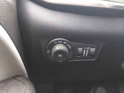 2024 Jeep Compass — photo 13 view
