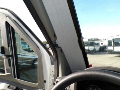 2015 Itasca Navion - Photo 11