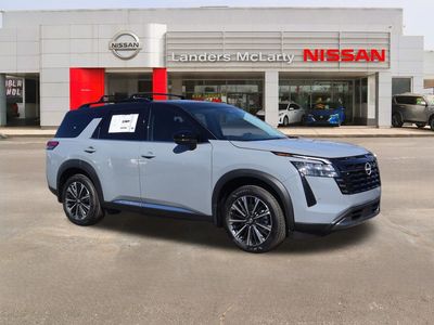 2026 Nissan Pathfinder Platinum — front three-quarter view