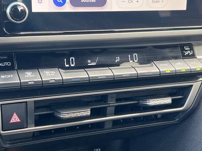 2025 Toyota Camry - Photo 20