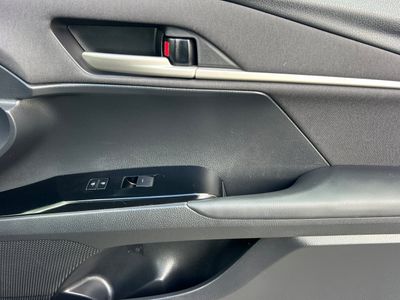 2025 Toyota Camry - Photo 17