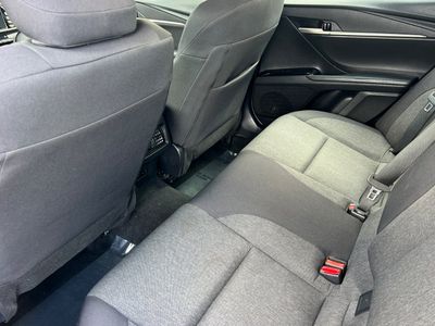2025 Toyota Camry - Photo 4