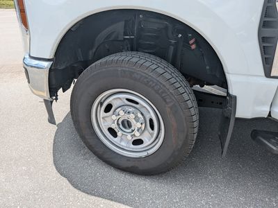 2025 Ford F-350SD — photo 33 view