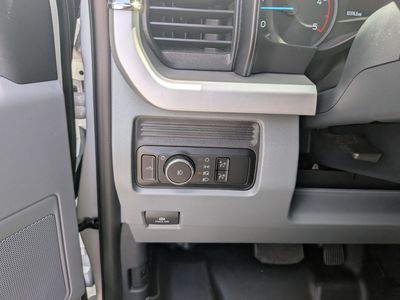 2025 Ford F-350SD — photo 26 view