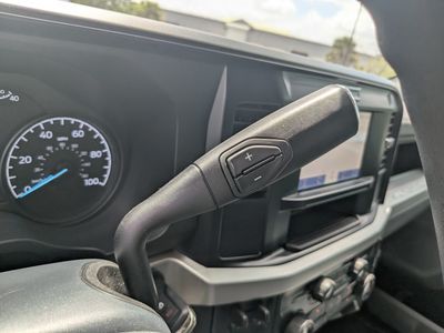 2025 Ford F-350SD — photo 31 view