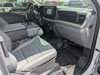 2025 Ford F-350SD — photo 13 view
